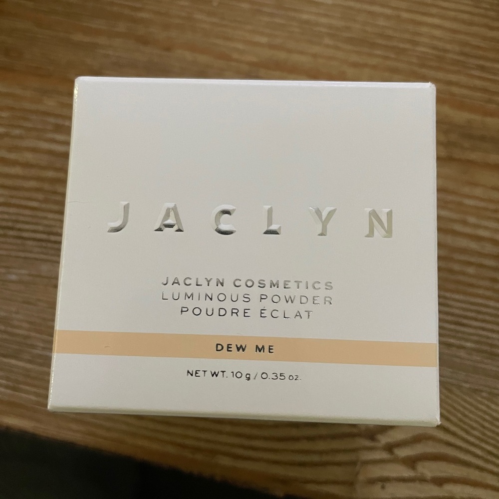 Jaclyn cosmetic luminous powder